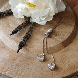 !!SOLD!!~ Crystal Flower Necklace